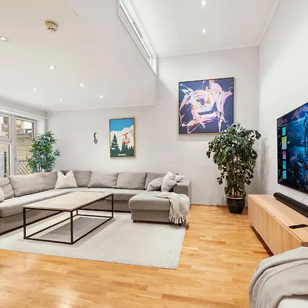 12-guest - Self Check-in - Large Smart Tv - *