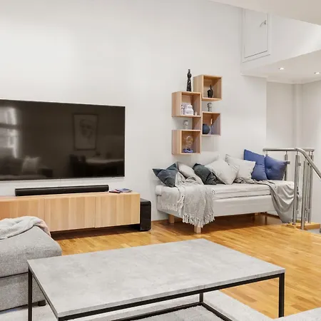 12-guest - Self Check-in - Large Smart Tv - برغن